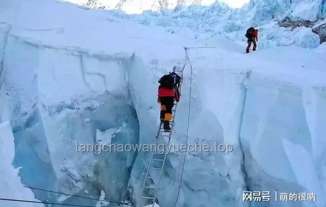 李浩榕镜头下的珠峰：勇攀高峰的青少年壮举